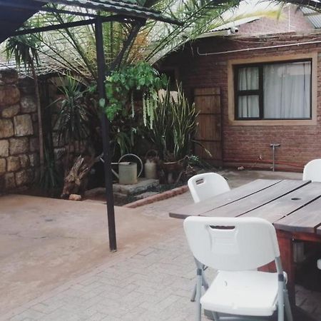 Tsumeb Backpackers & Safari旅舍 外观 照片
